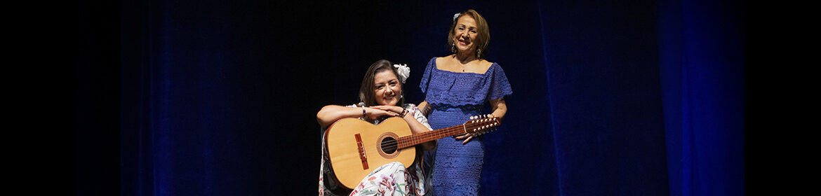 En Teatro Azul (Armenia): Concierto de boleros, música andina y baladas : "Cinco razones Vanessa y Lolita" · 18 de noviembre